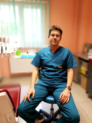 Doctor RĂZVAN BUZUMURGA medic dentist